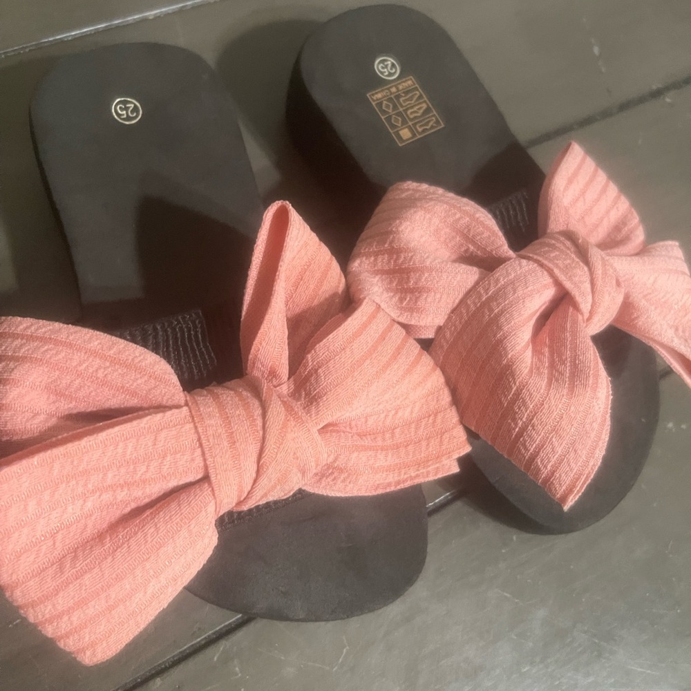 Brand New w/out tags little girl pink sandals.